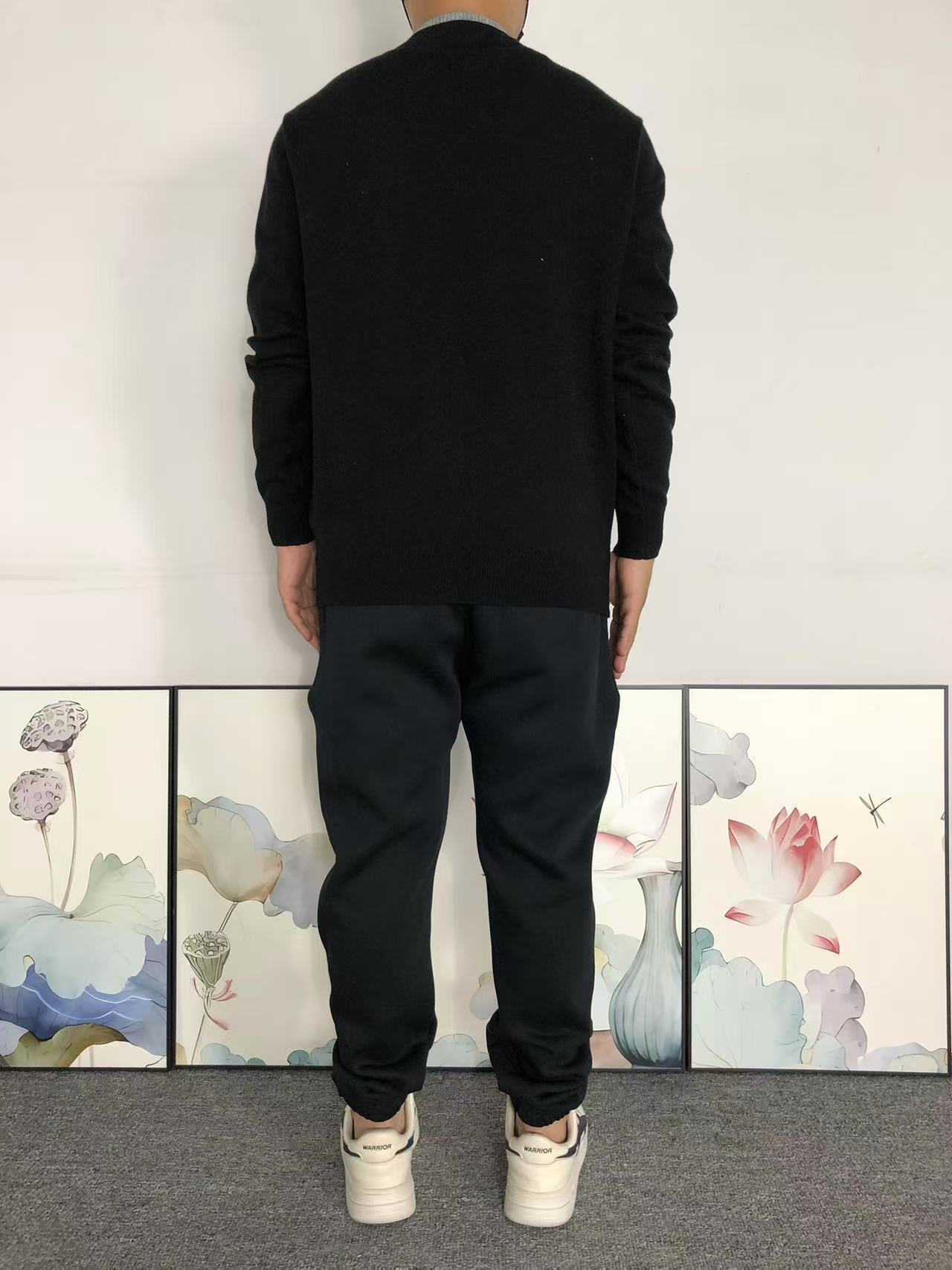 B - SWEATER