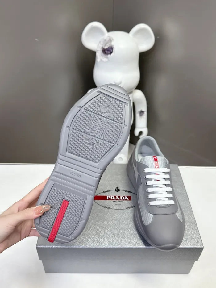 P - SNEAKERS