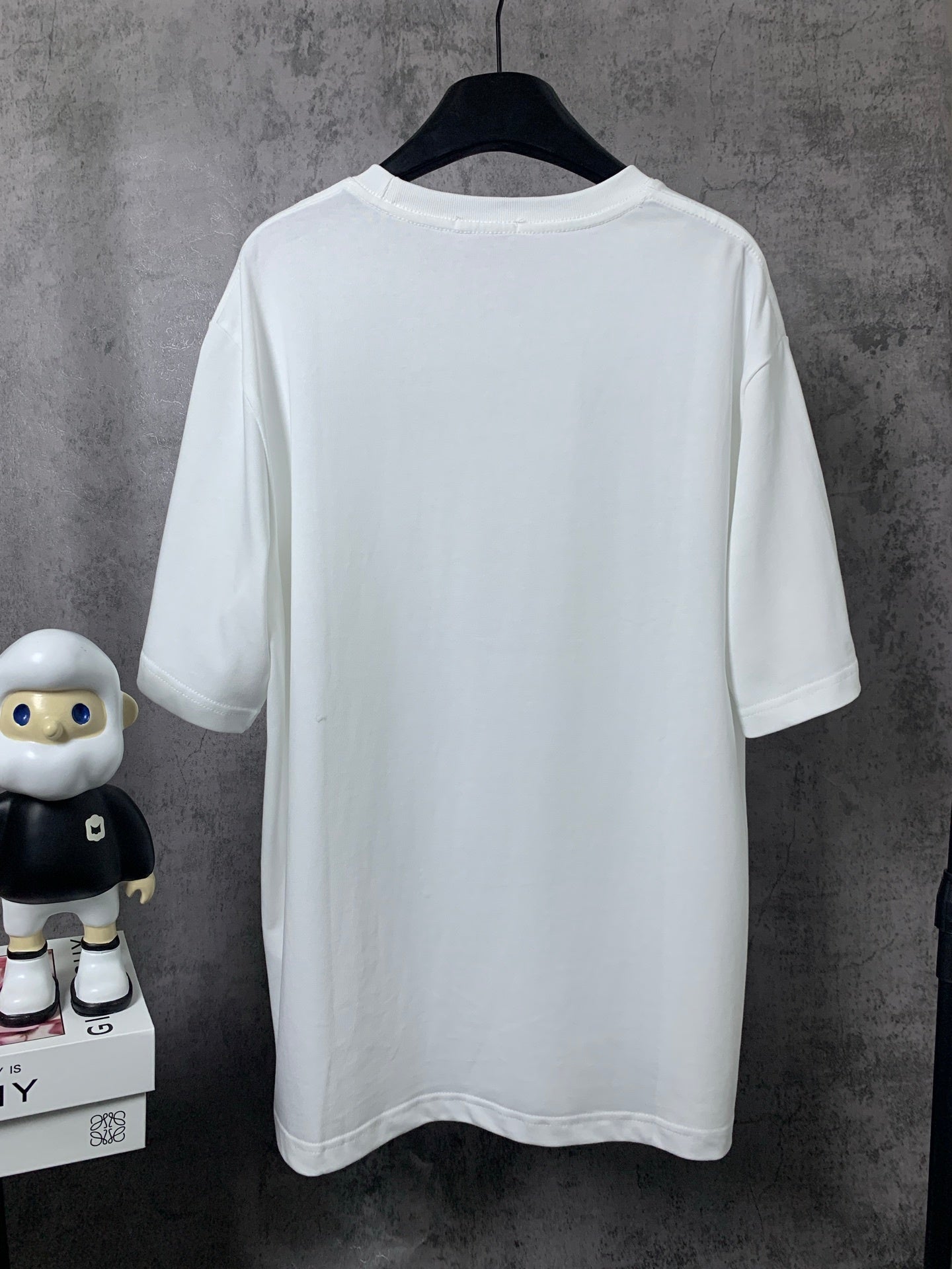 L - TSHIRT