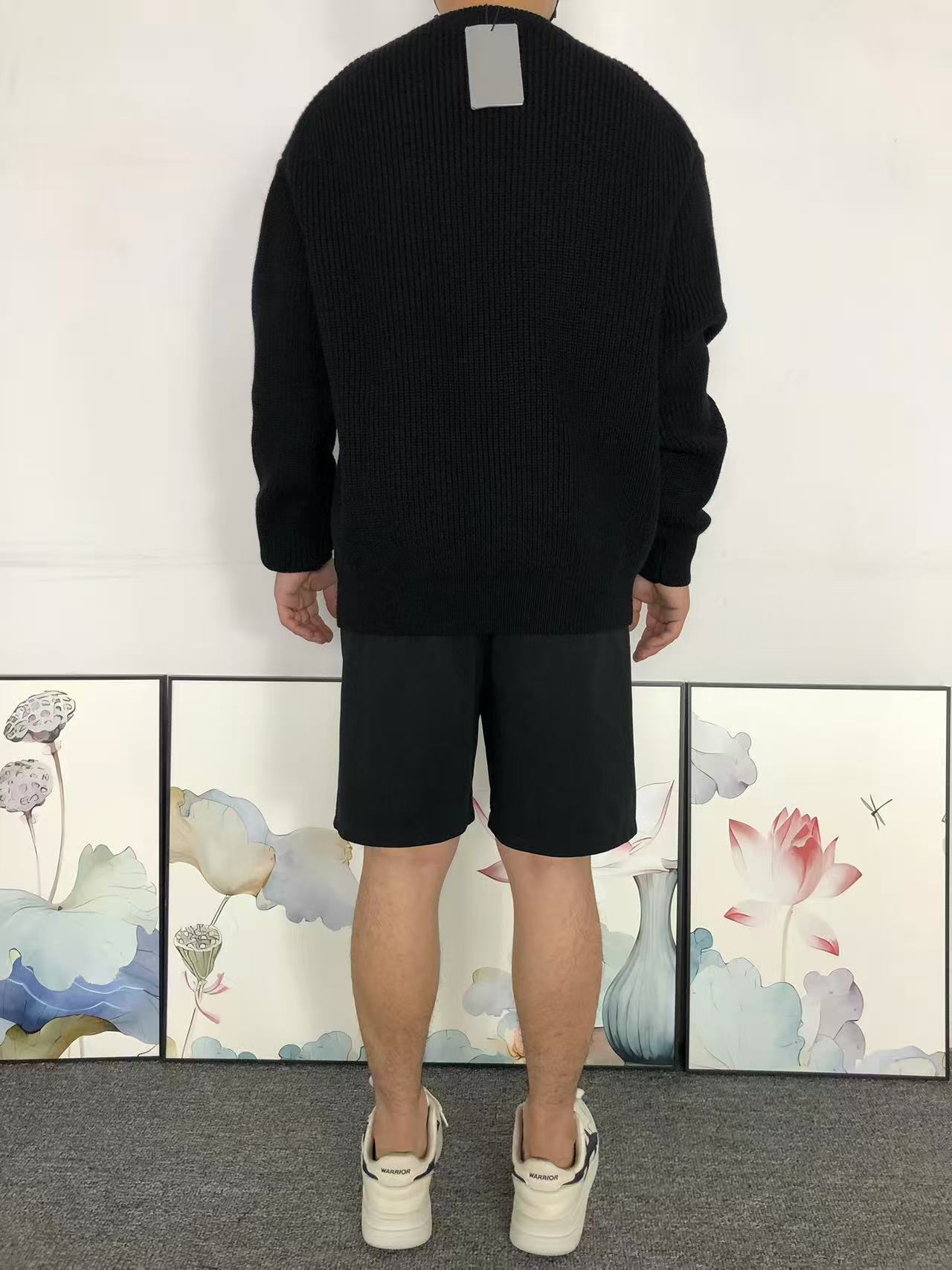 B - SWEATER