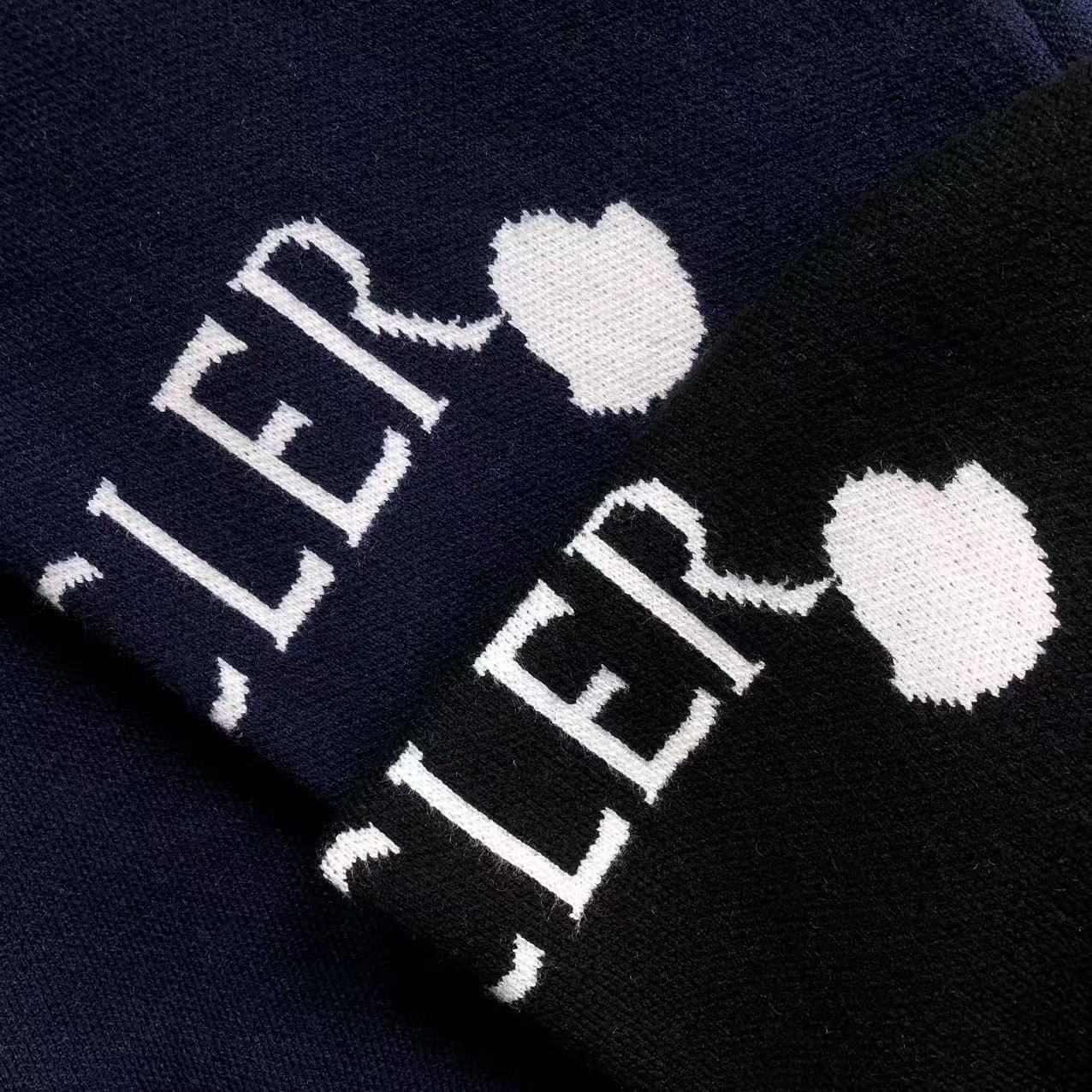M - SWEATER