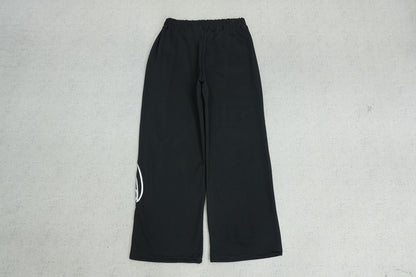 S - SWEATPANTS