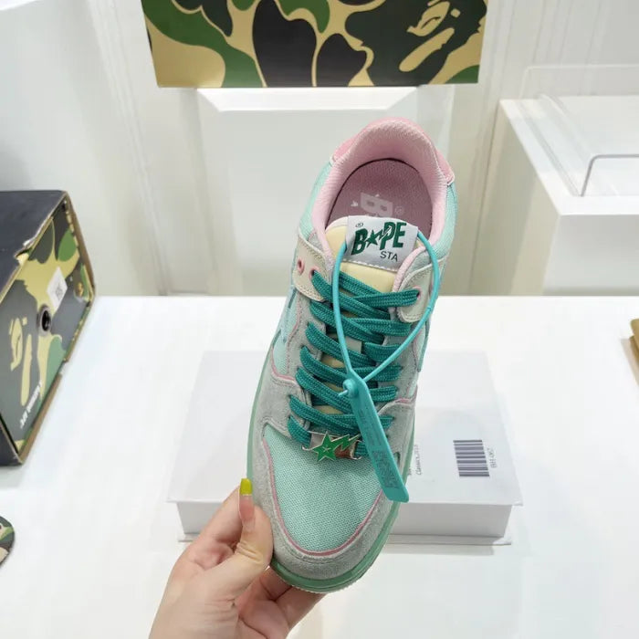B - SNEAKERS