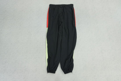 C - SWEATPANTS