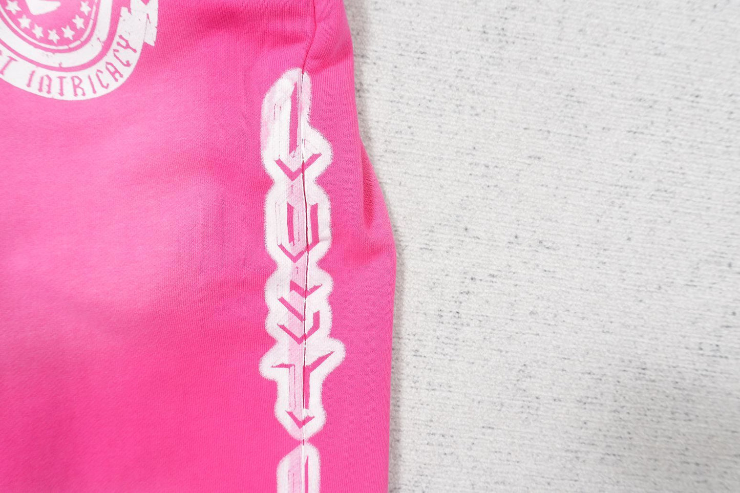 L - SWEATPANTS