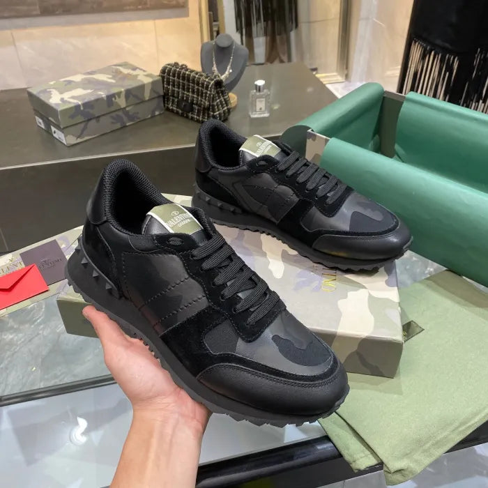 V - SNEAKERS