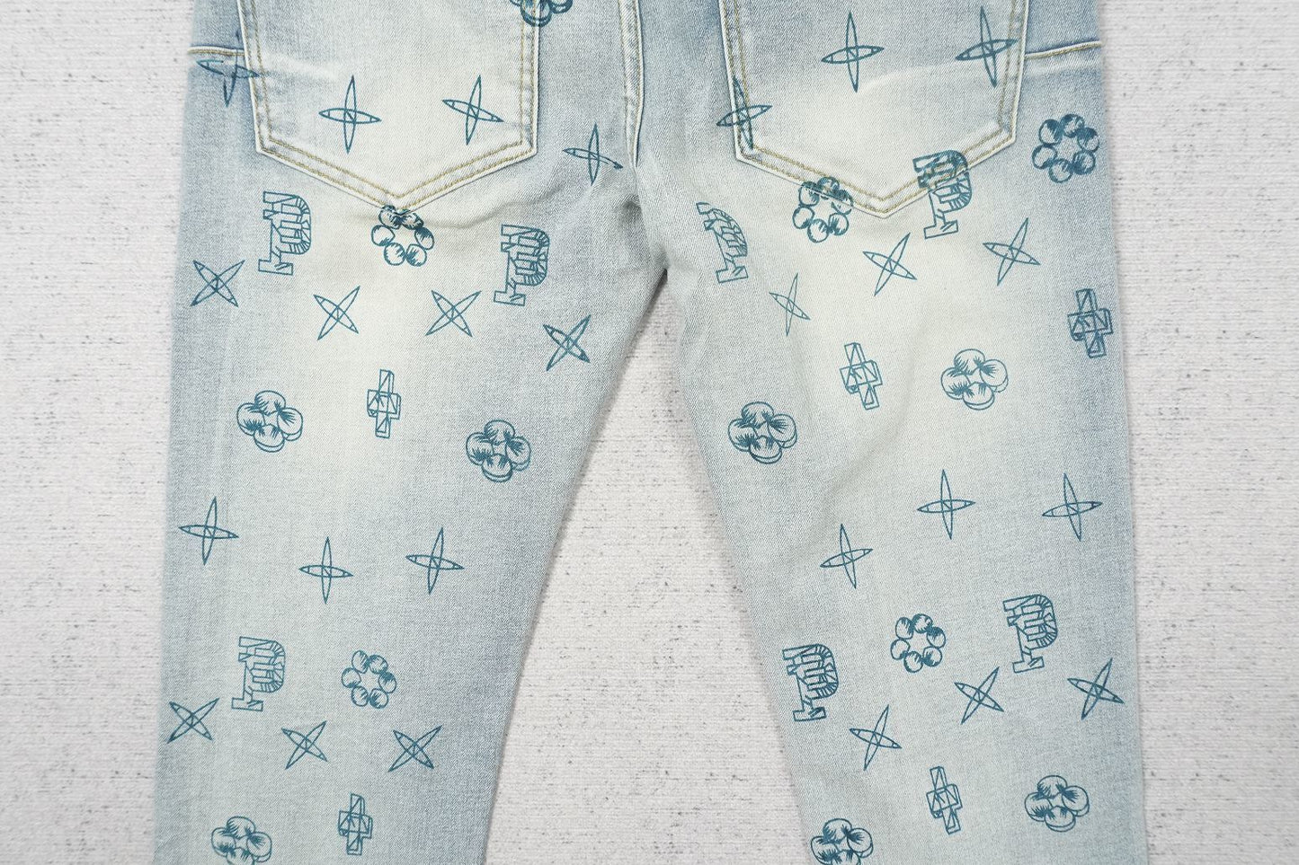 P - JEANS