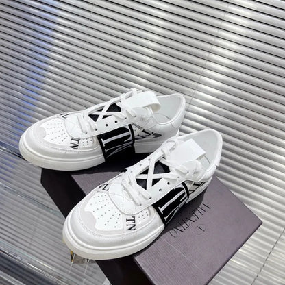 V - SNEAKERS