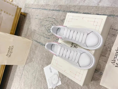 A - SNEAKERS