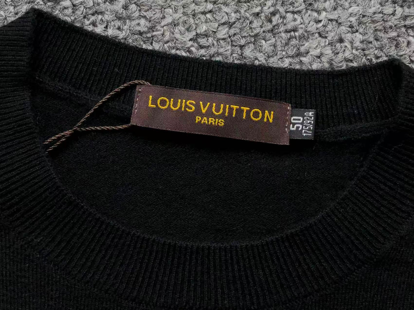 L - SWEATER