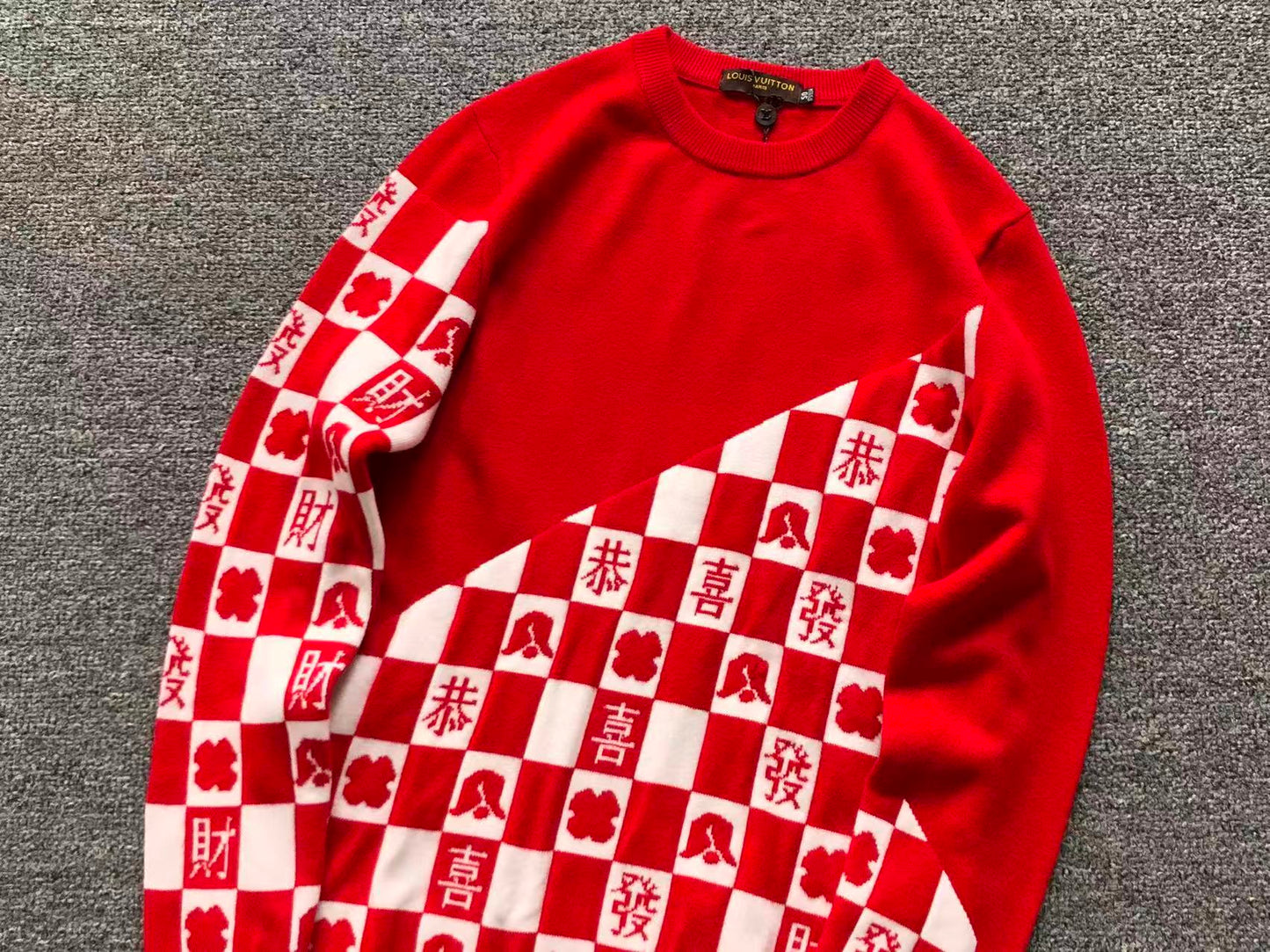 L - SWEATER