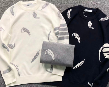 T - SWEATER