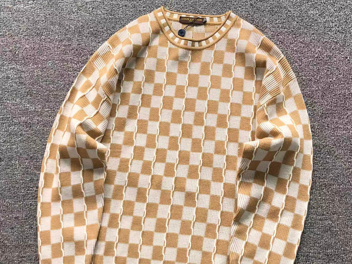 L - SWEATER