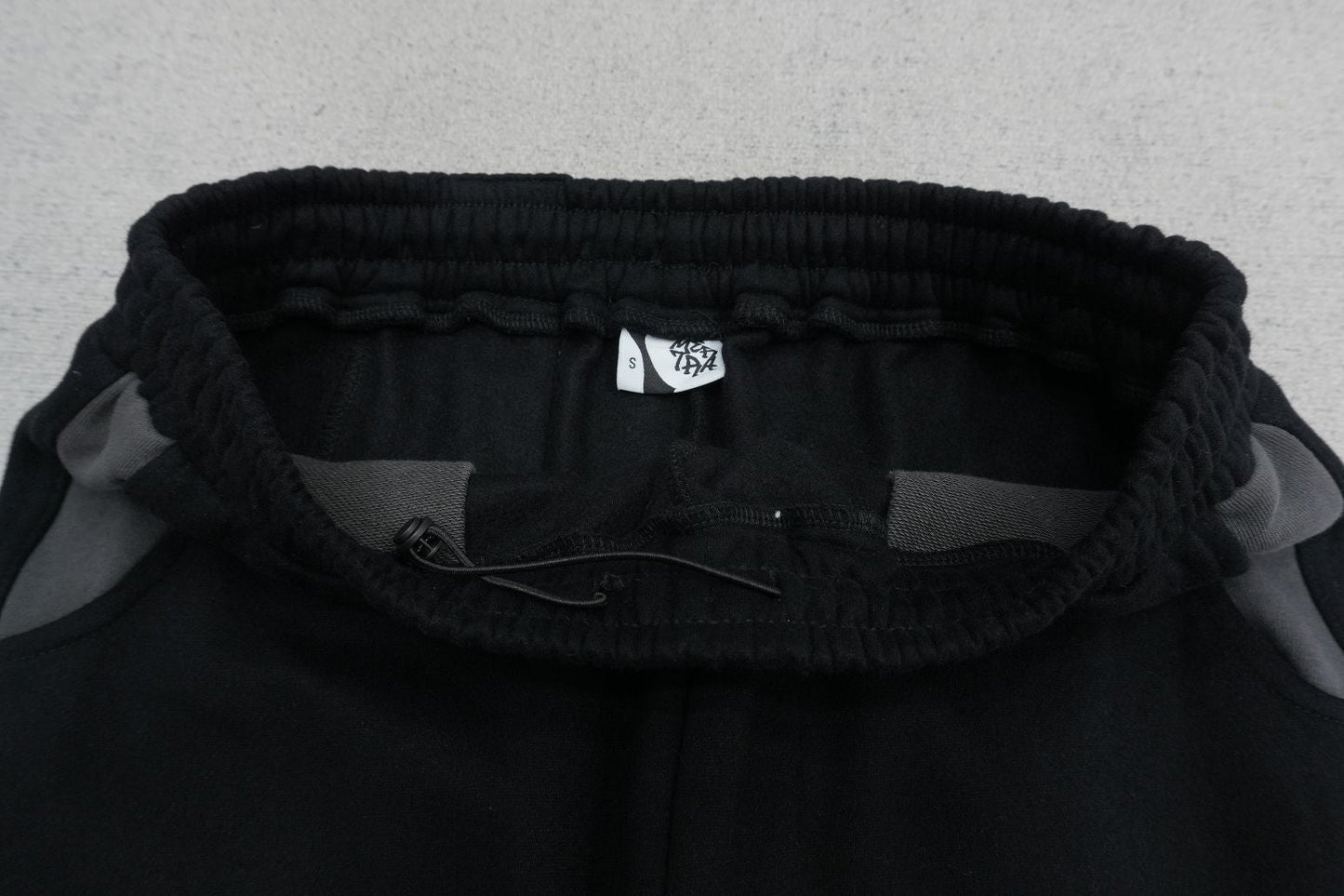 M - SWEATPANTS