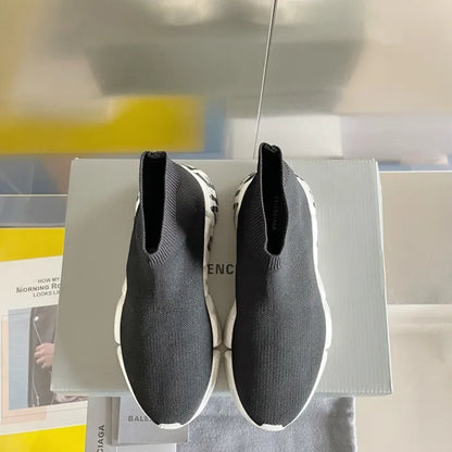 B - SNEAKERS