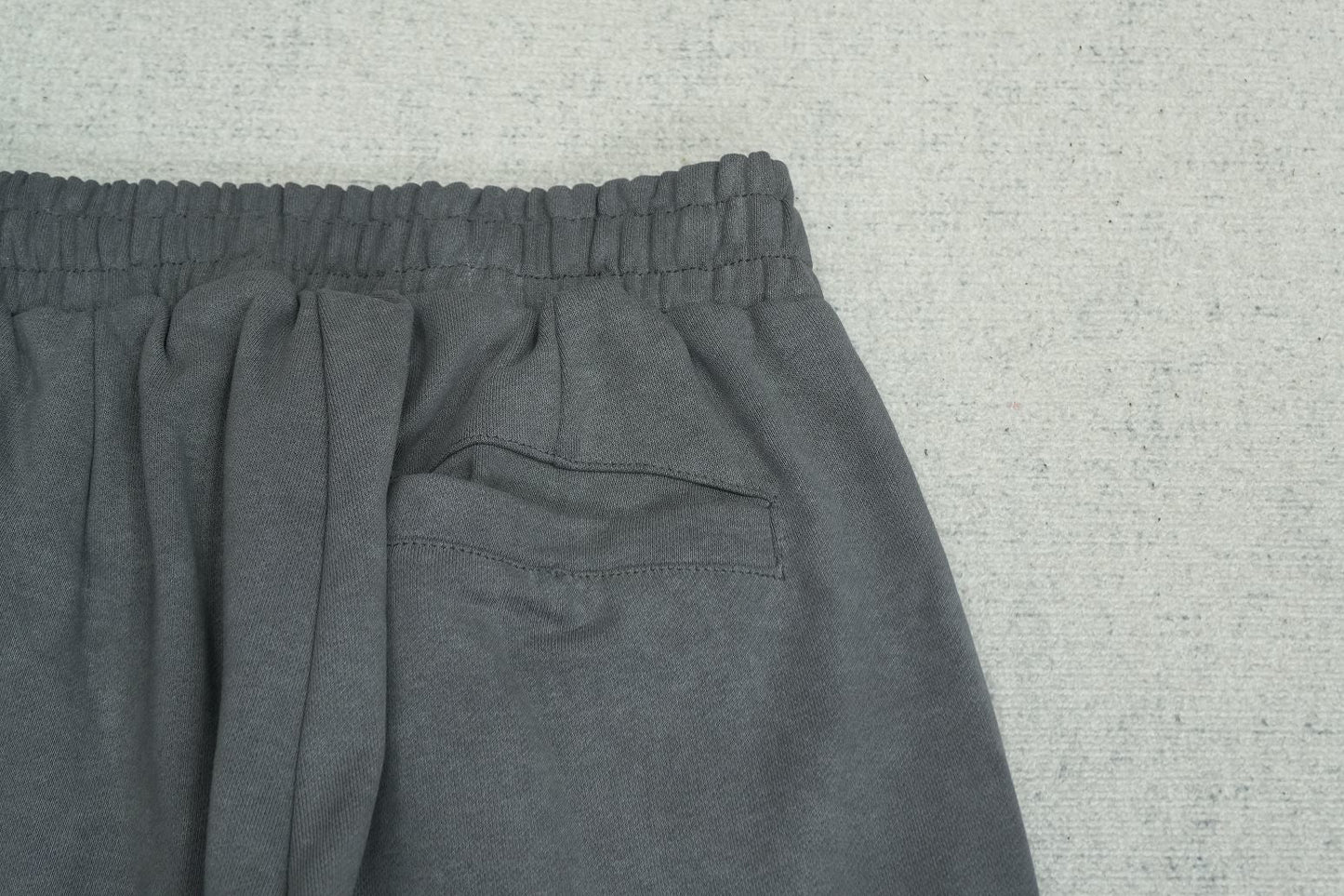 F - SWEATPANTS