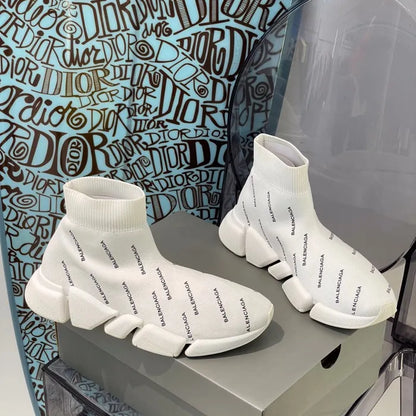 B - SNEAKERS