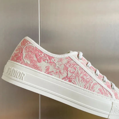 D - SNEAKERS