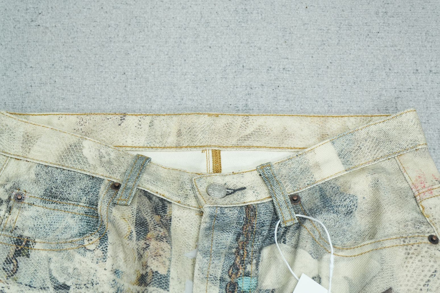A - JEANS