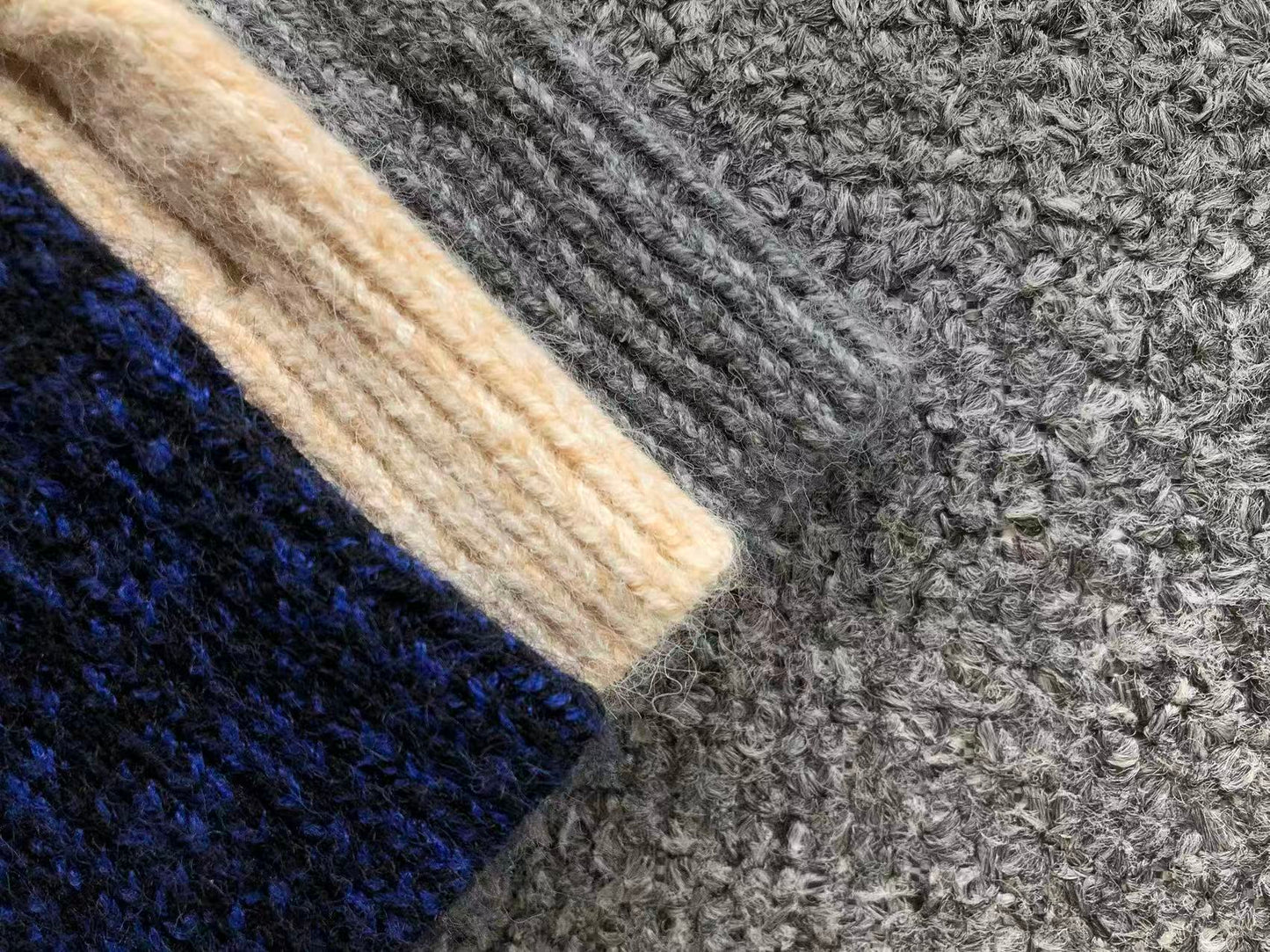 L - SWEATER
