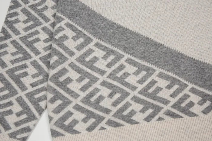 F  - SWEATER