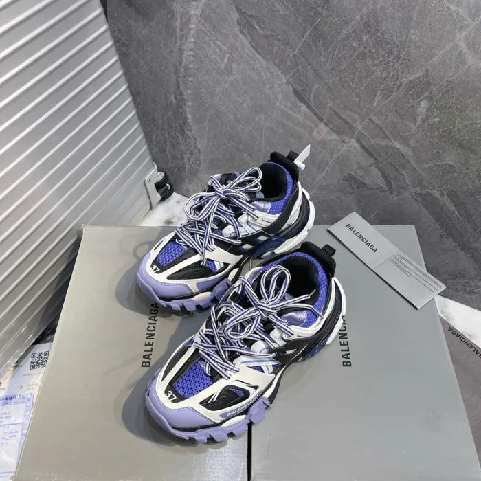 B - SNEAKERS