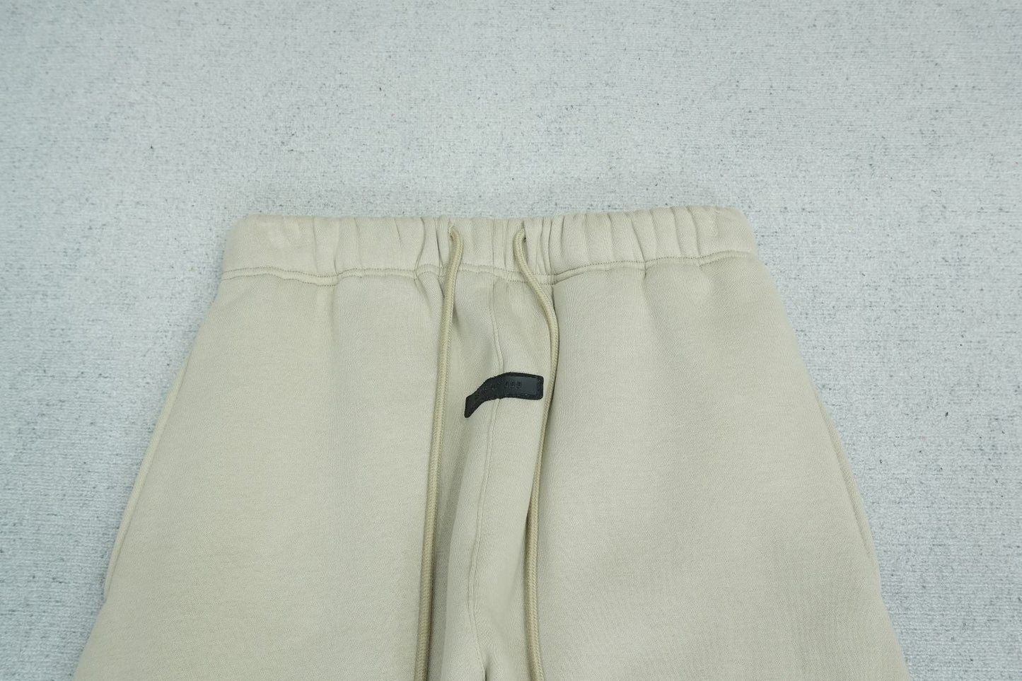 F - SWEATPANTS