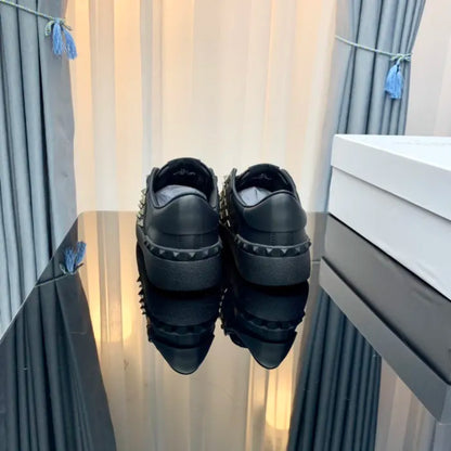V - SNEAKERS