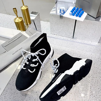 B - SNEAKERS