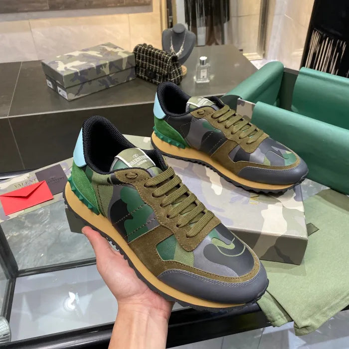 V - SNEAKERS