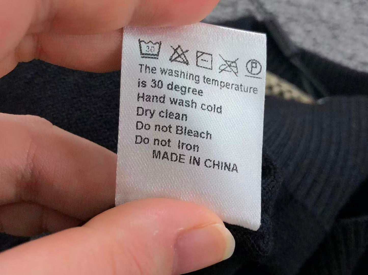 B - SWEATER