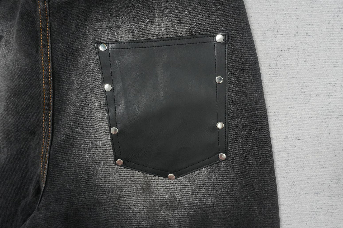 A - JEANS