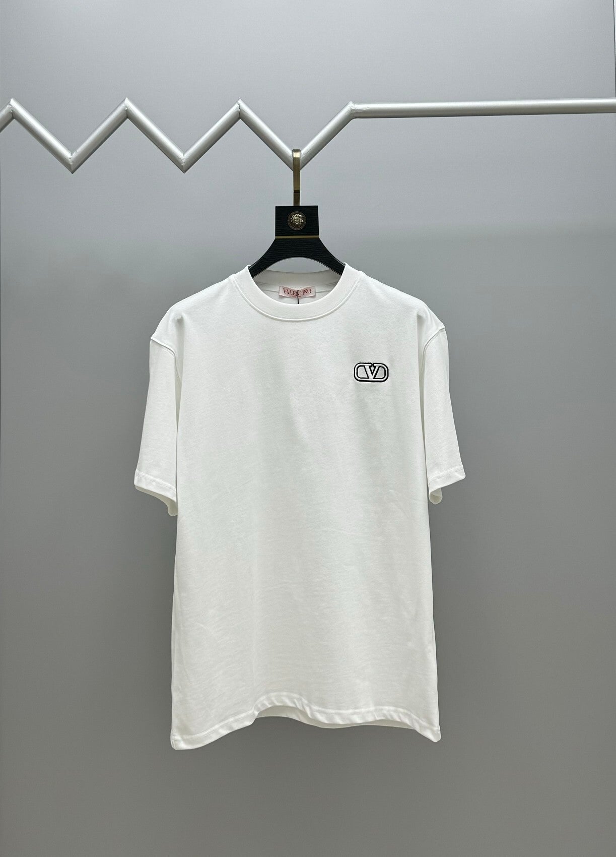 V - TSHIRT