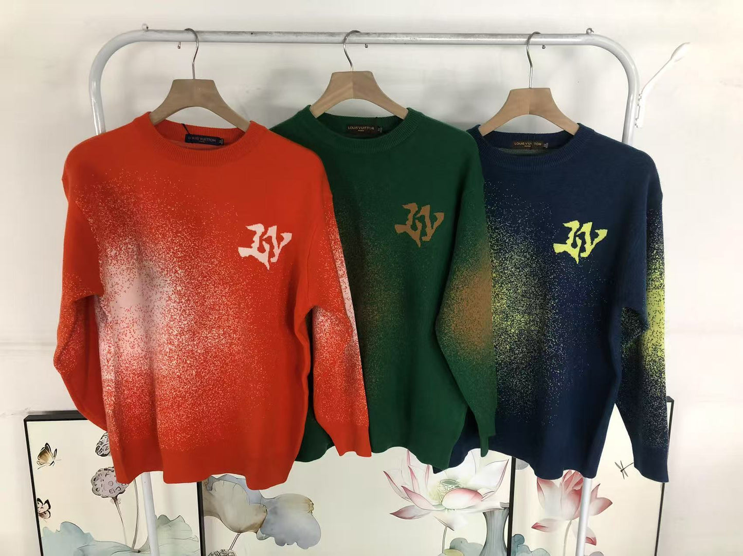 L - SWEATER