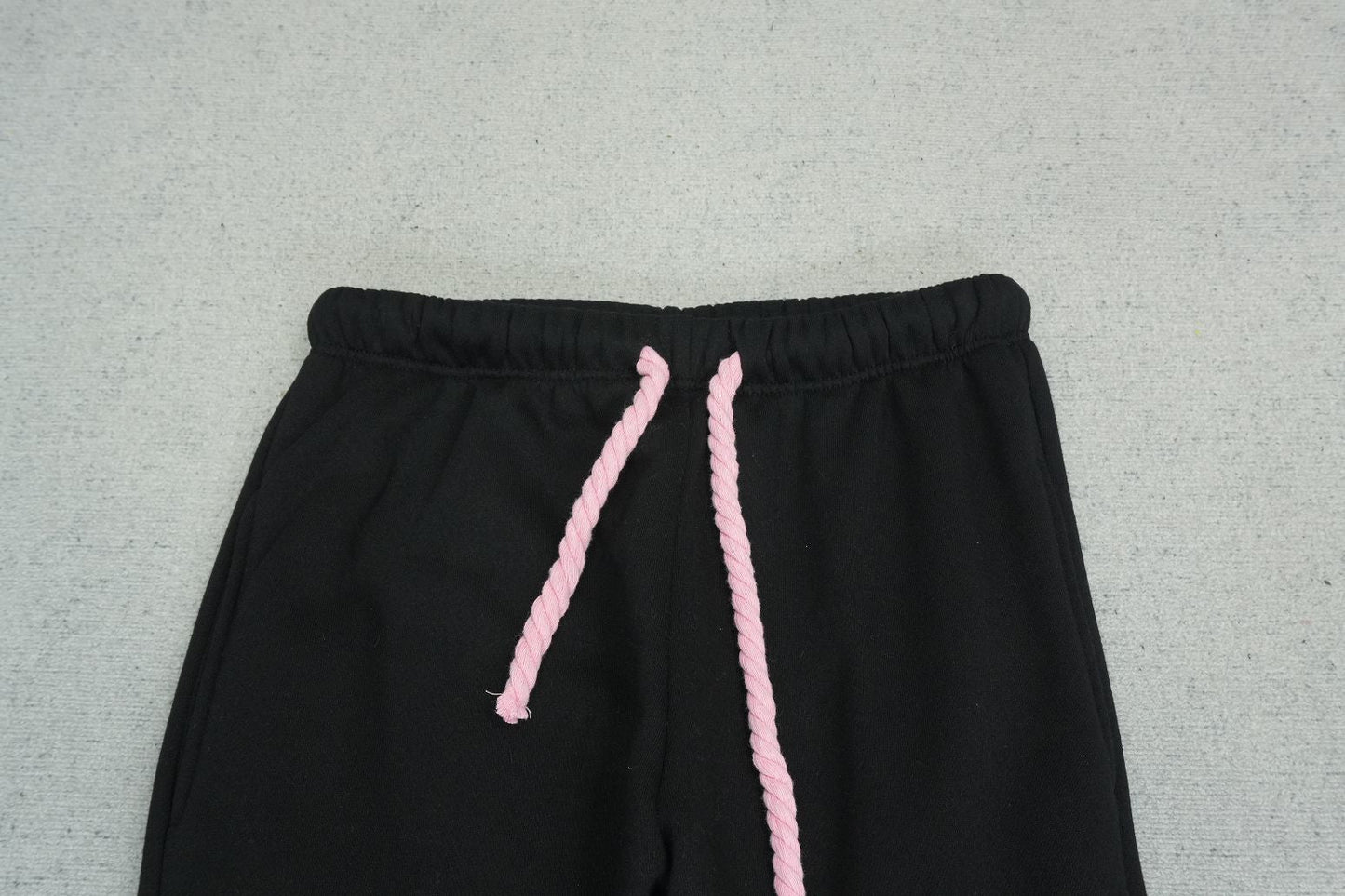 S - SWEATPANTS