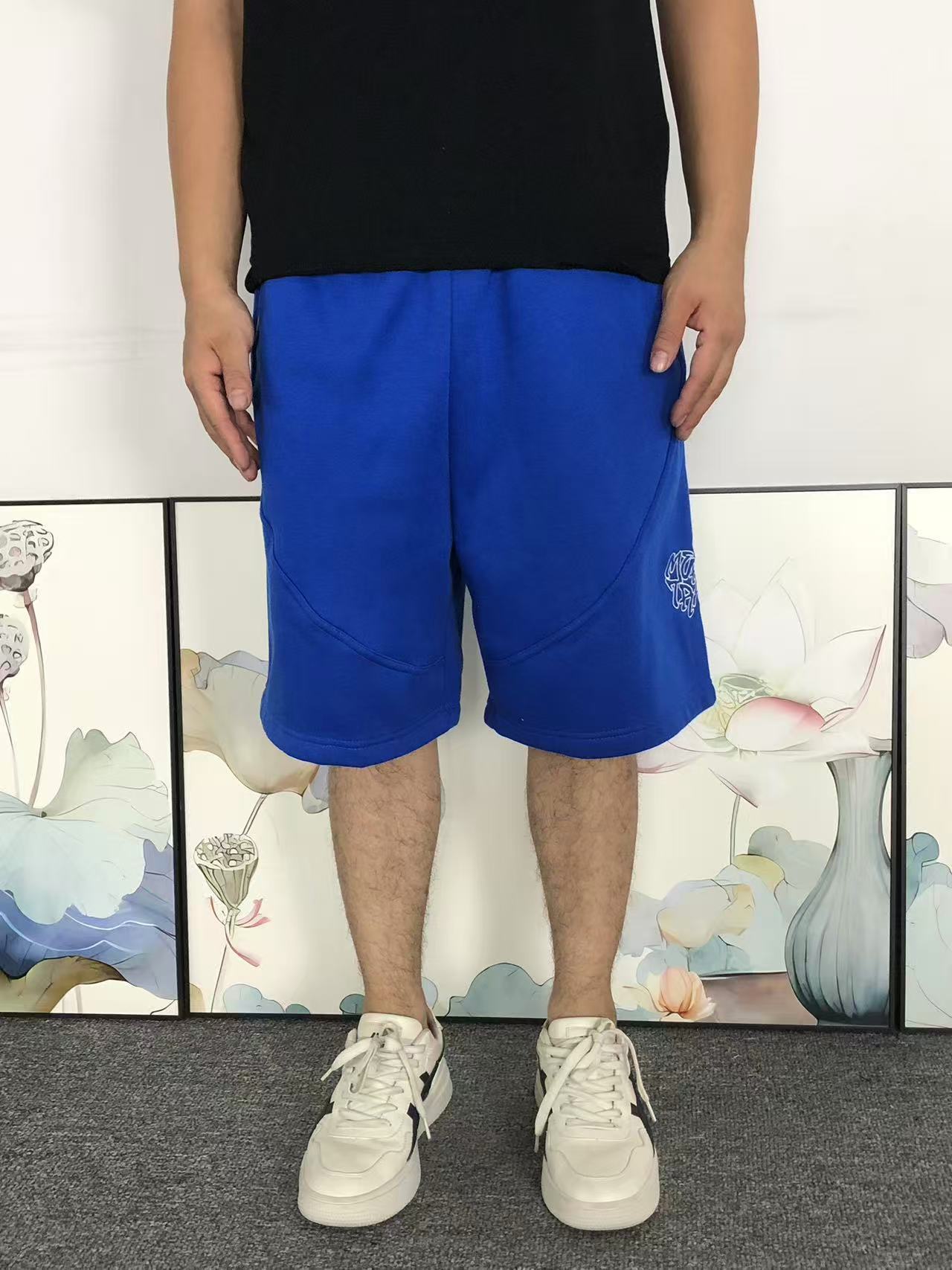 M - SHORTS