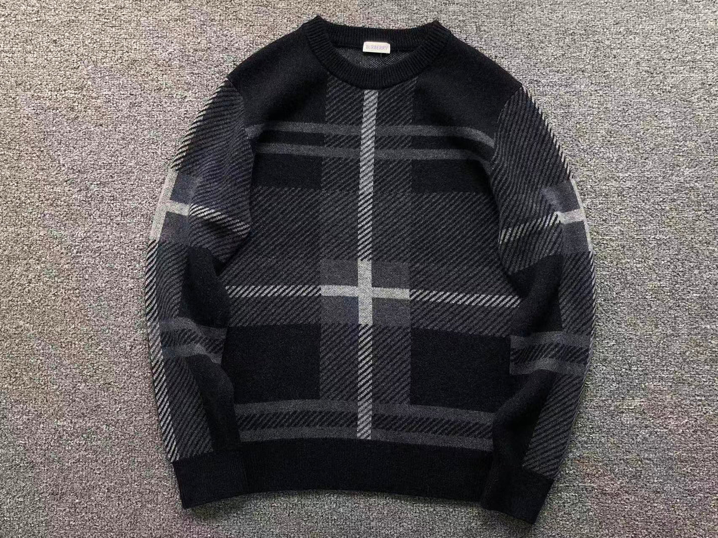 B - SWEATER
