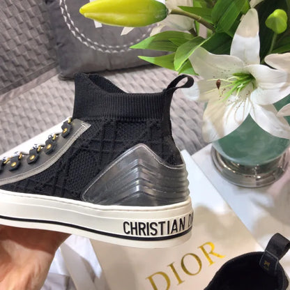 D - SNEAKERS
