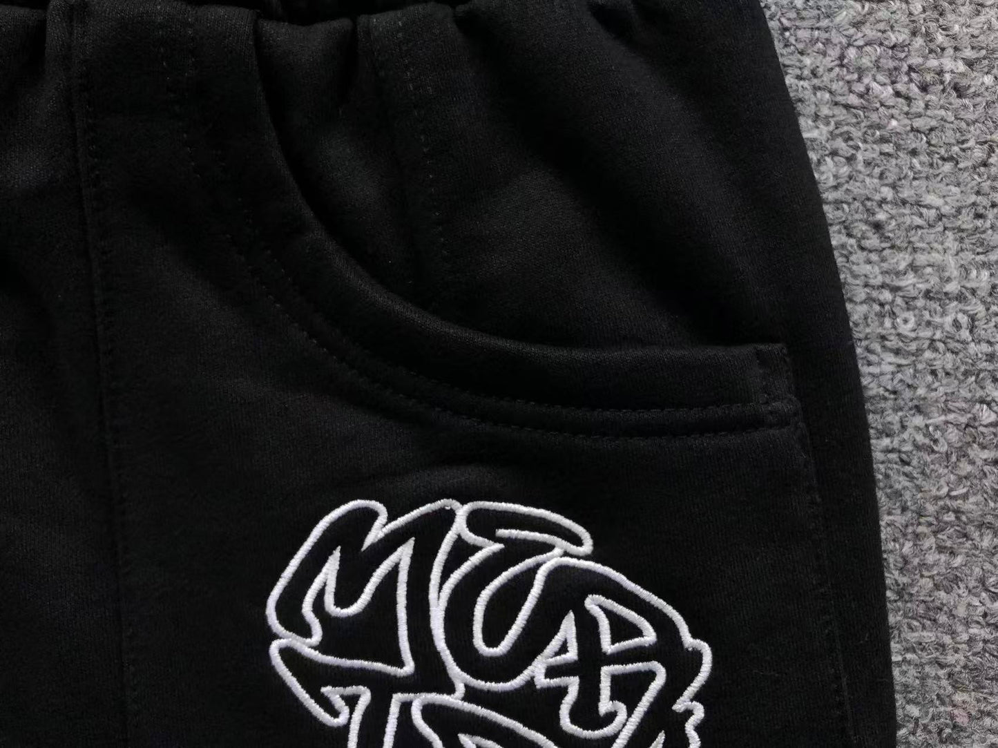 M - SHORTS