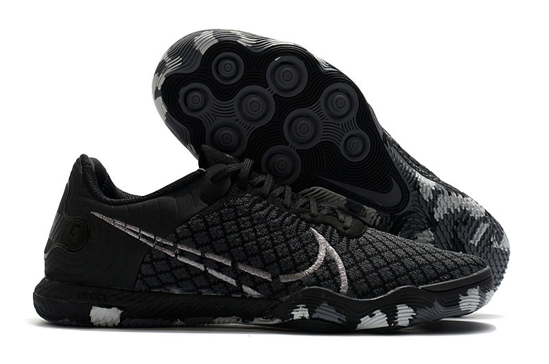 R - FUSSBALLSCHUHE