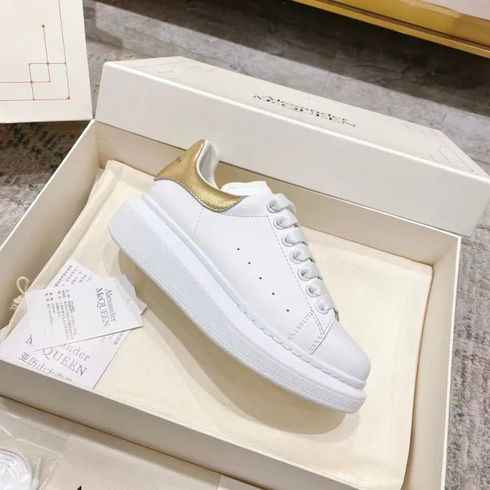 A - SNEAKERS