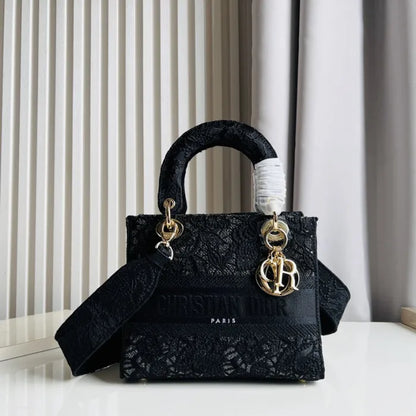 D - TASCHE