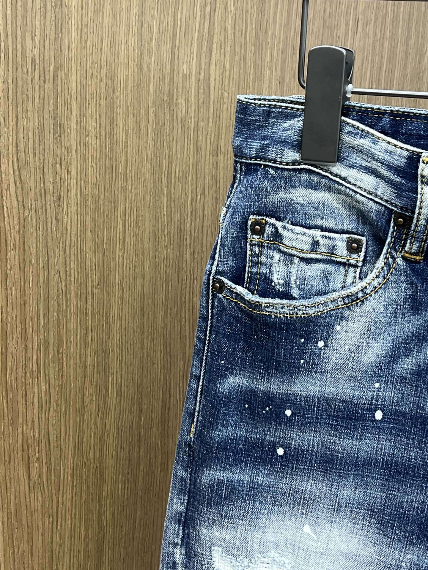 D - JEANS
