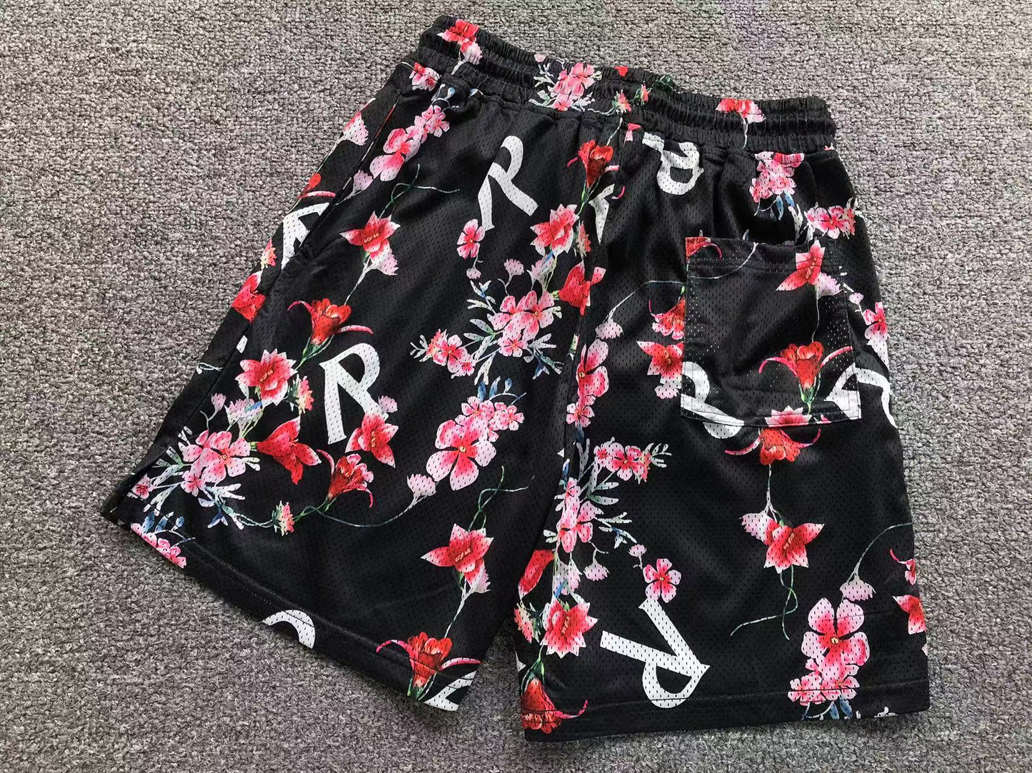 R - SHORTS