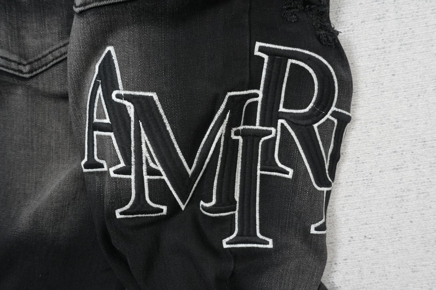 A - JEANS