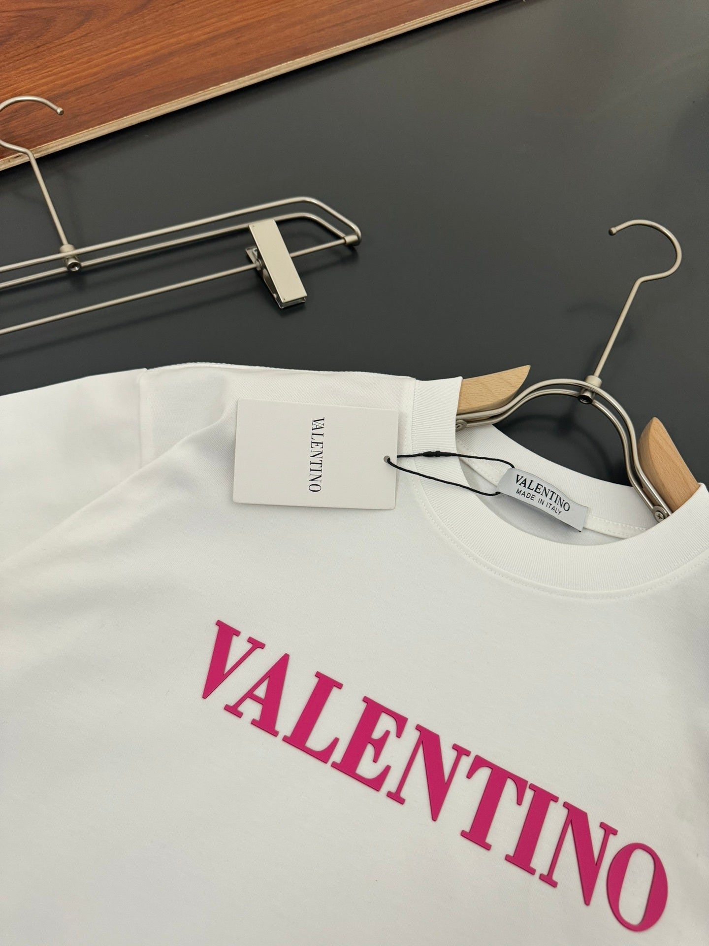 V - TSHIRT