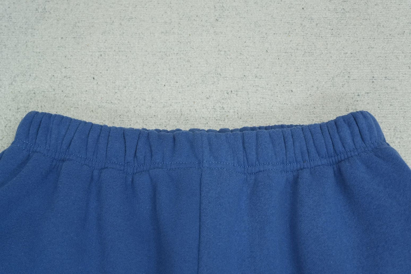 B - SWEATPANTS