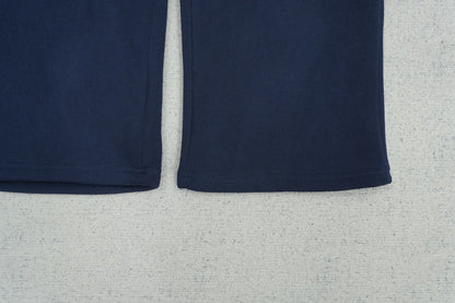B - SWEATPANTS