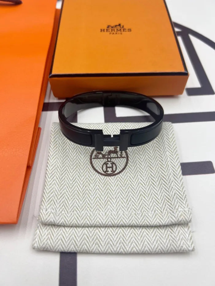 H - ARMBAND