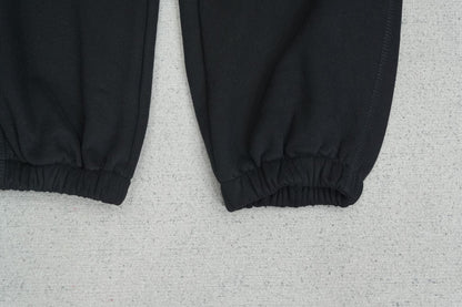 C - SWEATPANTS